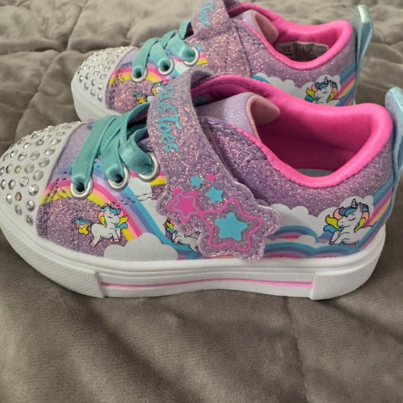NWOT light up sketchers - Picture 4 of 5